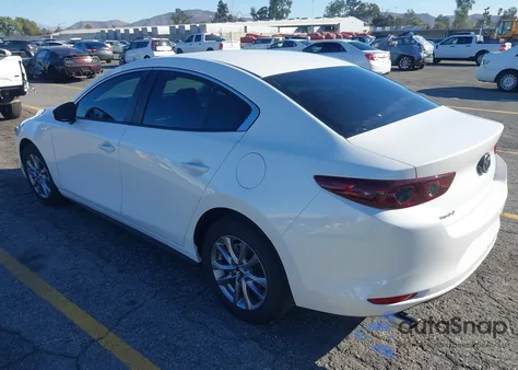 2021 Mazda Mazda3 2.5 S z USA, uszkodzony, nr VIN 3MZBPAAL3MM253588